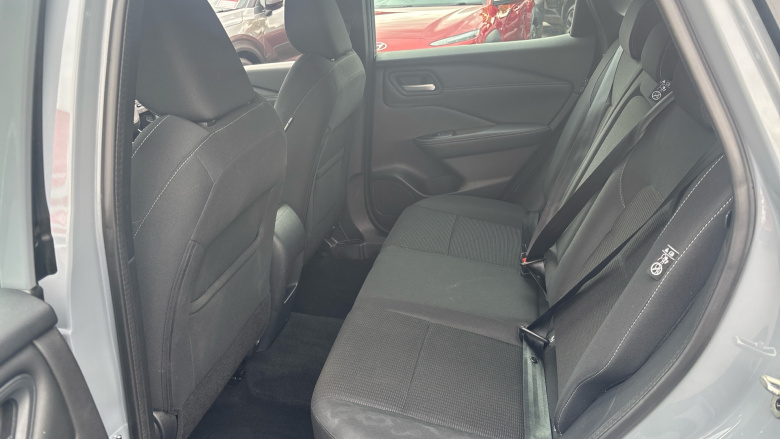 Nissan Qashqai 1.3 DiG-T MH Acenta Premium 5dr Petrol Hatchback